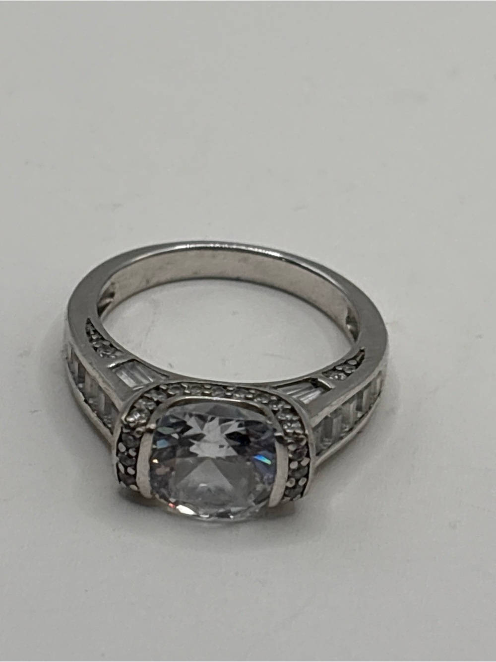 925 Sterling Silver Clear Round CZ & Accents Engagement Style Band Ring Size 8
